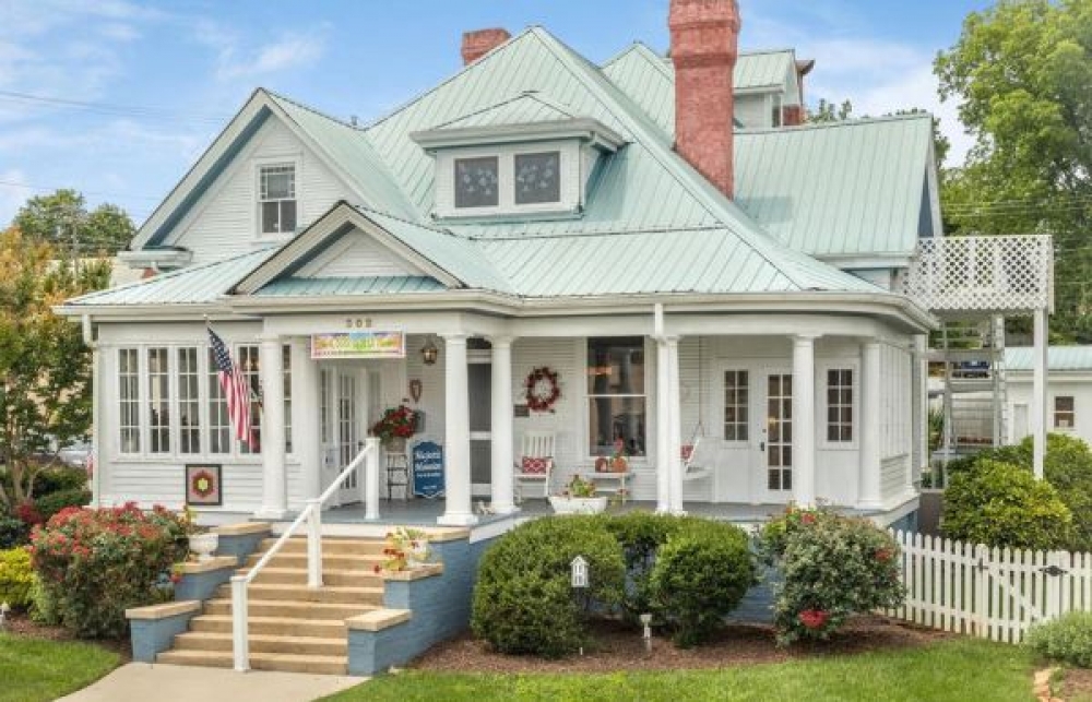 Tennessee bed and breakfast inn for sale - Majestic Mansion Bed and Breakfast