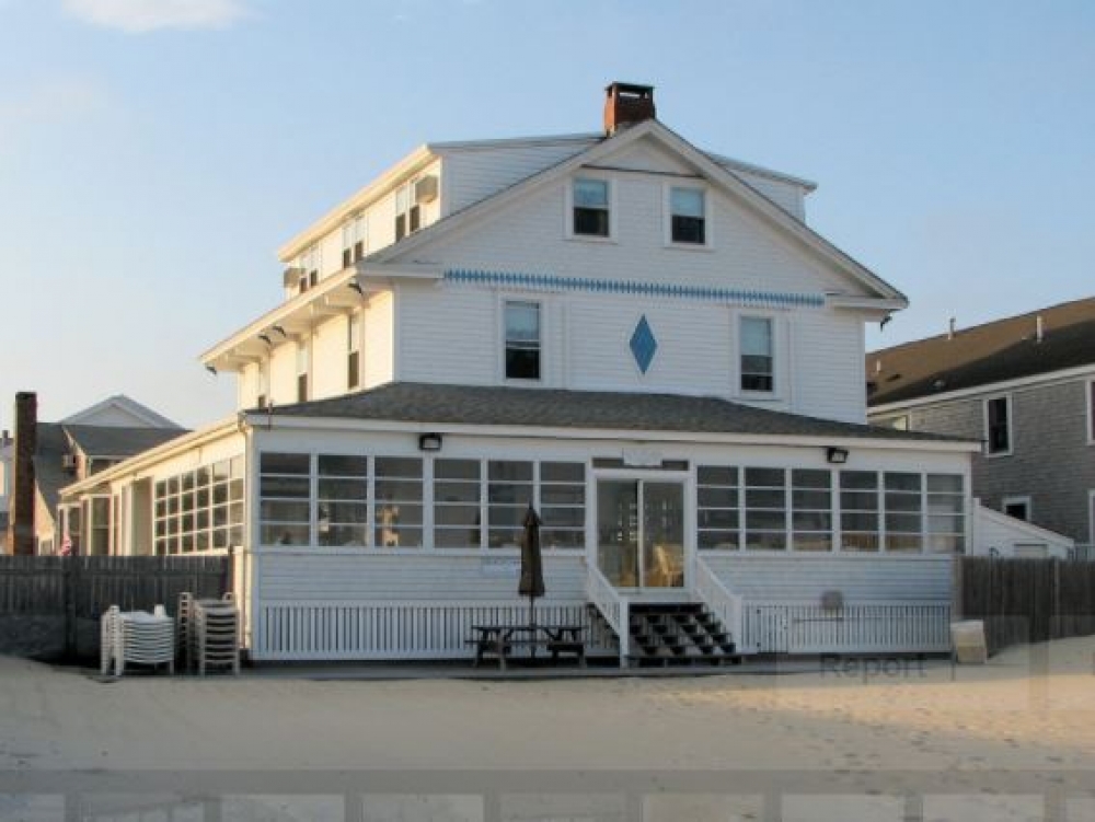 By The Sea Guests Bed & Breakfast & Suites