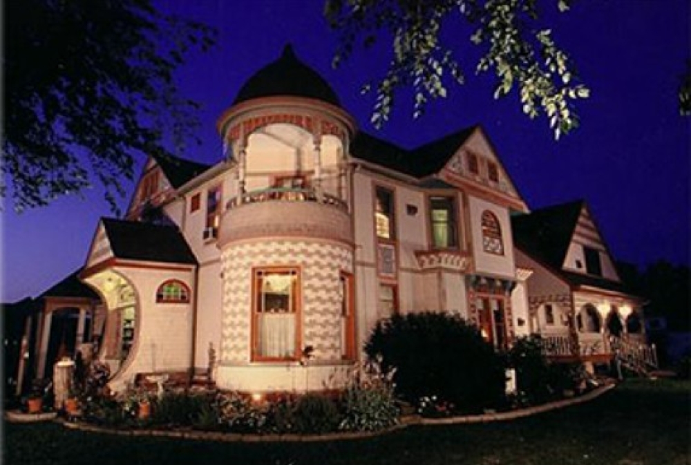 Minnesota bed and breakfast inn for sale - Scanlan House Bed and Breakfast