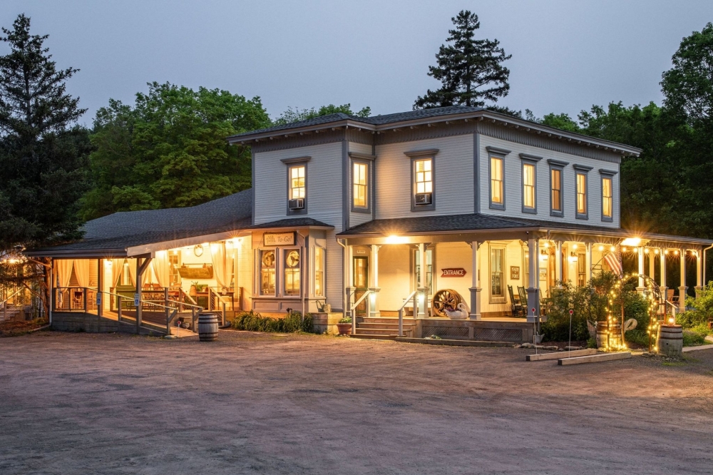 New-York bed and breakfast inn for sale - Mill Pond Inn and Tavern
