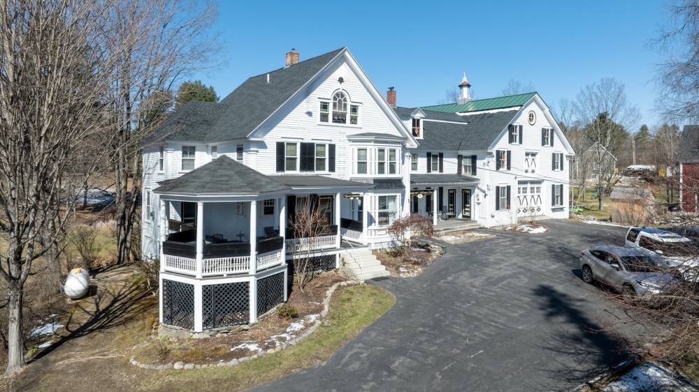 New-Hampshire bed and breakfast inn for sale - Bradford Village Inn