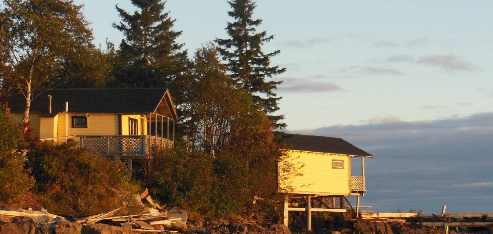 Maine bed and breakfast inn for sale - Harris Point Shore Motel & Cabins